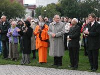 bratislava-peace-tree-2010-05